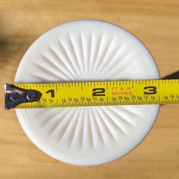 Vintage MCM White Milk Glass Starburst Bud Vase - Picture 5 of 7